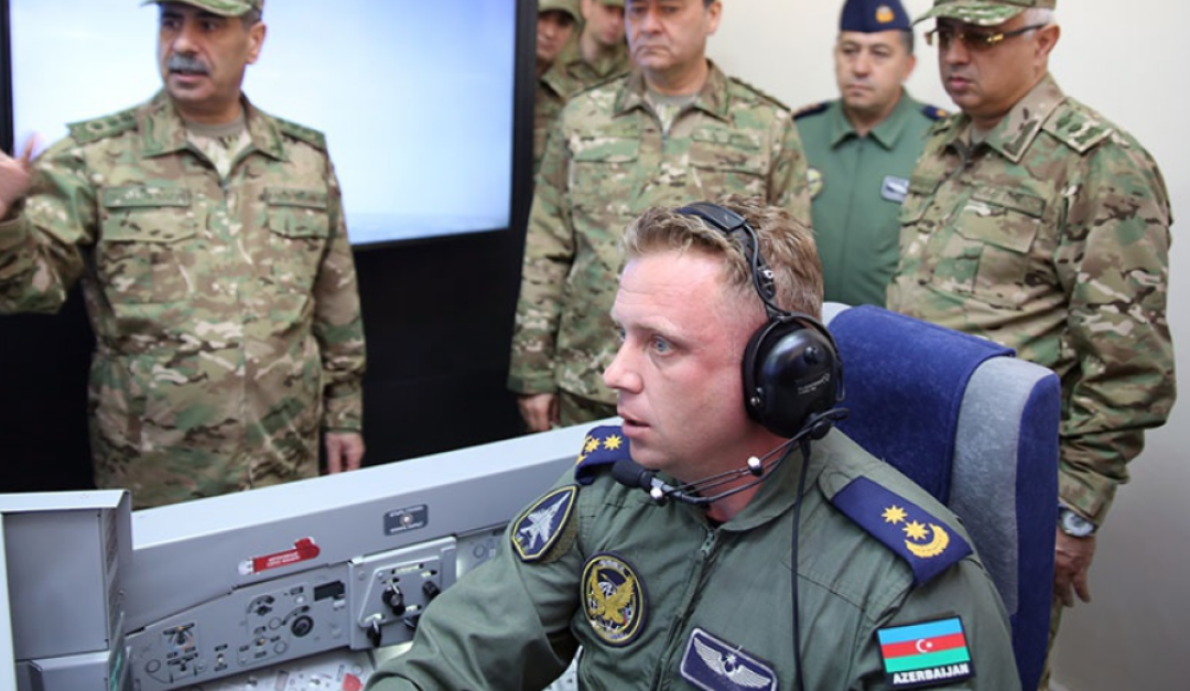 Auf dem Bild: Oberstleutnant Raschad Atakischijew