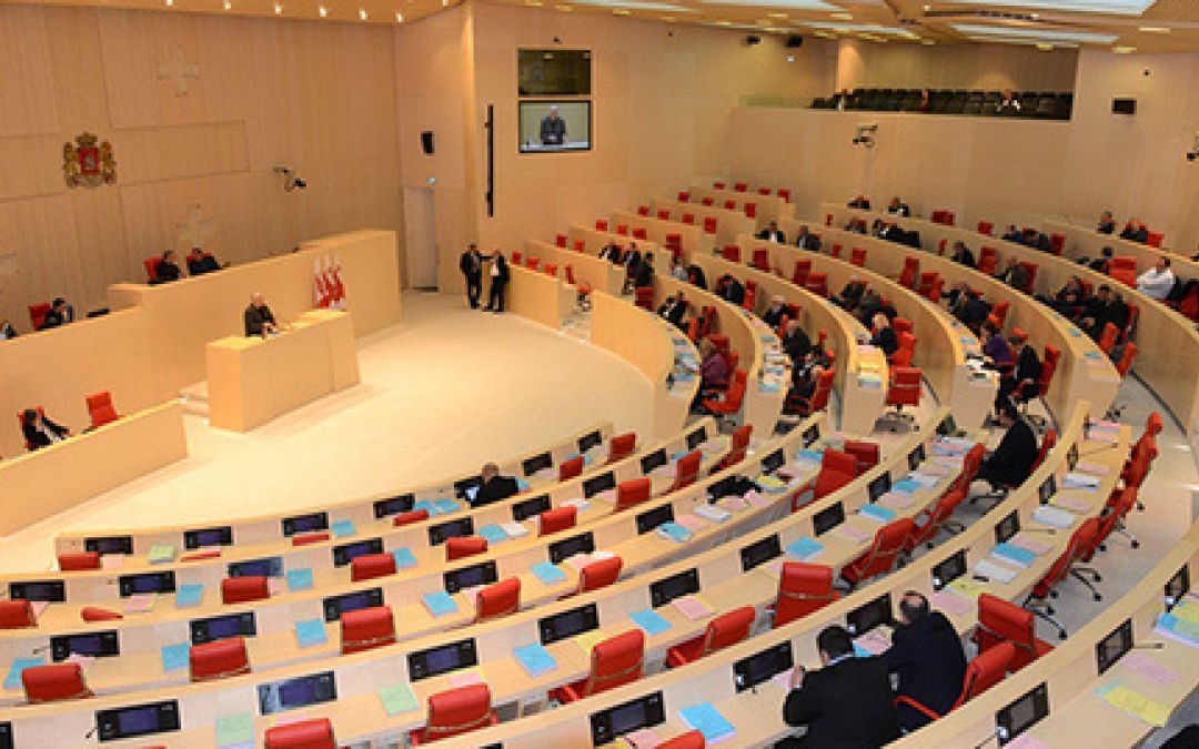 "Georgischer Traum" beschleunigt Änderungen am Gesetz über Stiftungszuschüsse