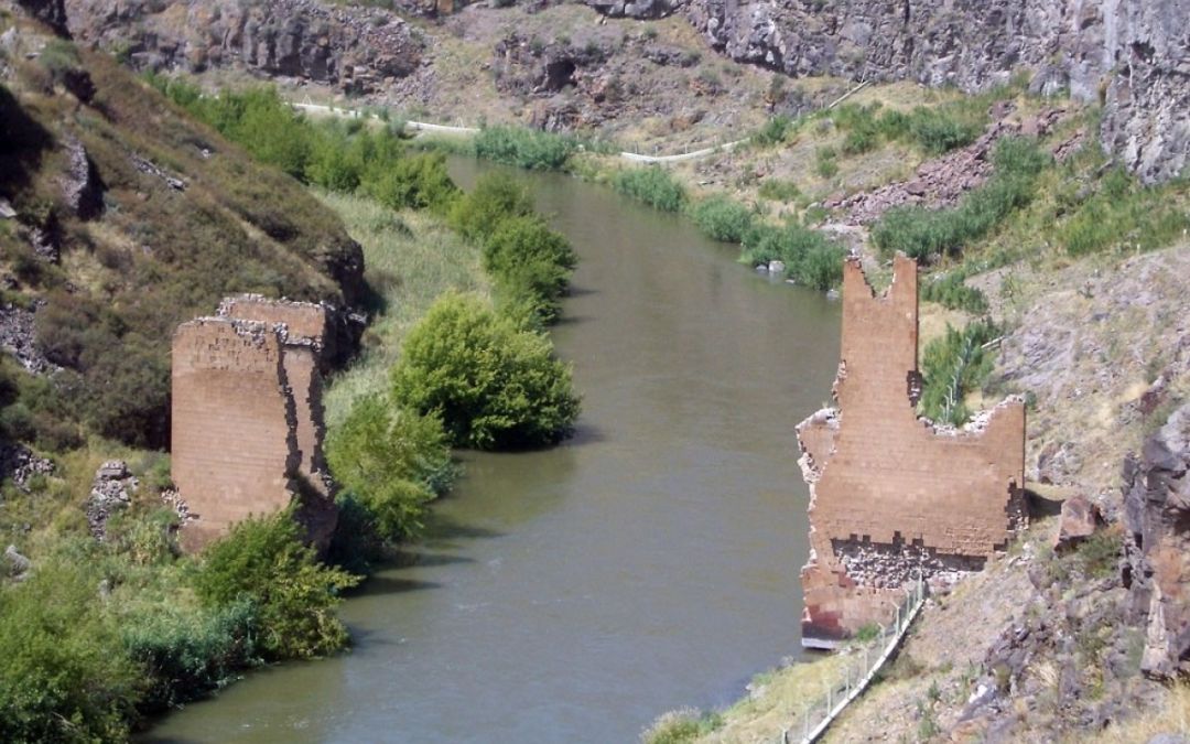 Waiting at the Border: Uncertainty over Armenia-Türkiye Rapprochement