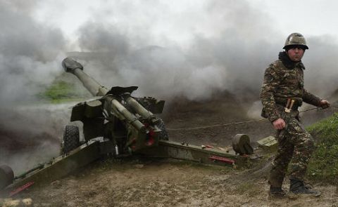 Gefechte entlang der Grenze und in Bergkarabach führen zu Verletzten in Aserbaidschan und Armenien