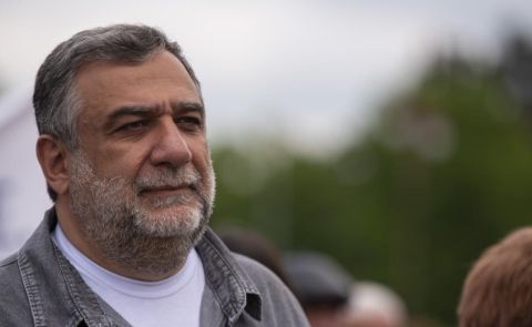 Aserbaidschan nimmt Ruben Vardanyan am Kontrollpunkt Latschin fest