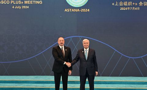 Aserbaidschanischer Präsident Alijew drängt in Astana auf stärkere militärische Beziehungen zu Zentralasien