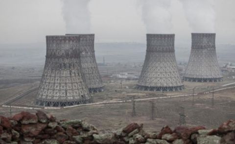 Armenisches Kernkraftwerk durch Blitzschlag vorübergehend abgeschaltet; Aserbaidschan schlägt Alarm