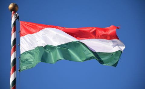 Orbán enthüllt ehrgeiziges Projekt für grüne Energie, das Aserbaidschan, Georgien und die EU verbindet