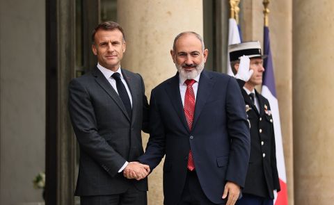 Paschinjan und Macron sprechen in Paris über die Zusammenarbeit zwischen Armenien und Frankreich und den Frieden in der Region