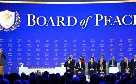 Armenien und Aserbaidschan werden Gründungsmitglieder des Friedensrates; Alijew trifft Trump