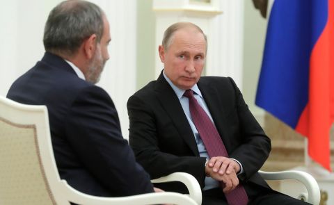 Putin calls Nikol Pashinyan to Moscow