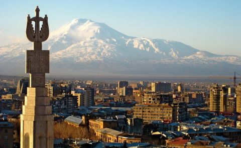 Political crisis in Armenia: Second day of mass protests 