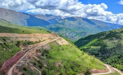 Bergkarabach: Zweites Treffen der Arbeitsgruppe; Alijews Besuch in der Region; Armenischer Bürgerbeauftragter über Schüsse in Syunik 