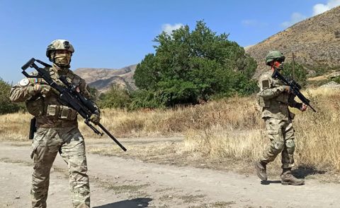 Aserbaidschan und die Türkei führen Militärübungen in der Region Lachin durch