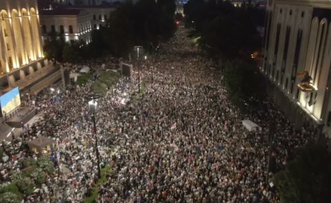 Georgischer Pro-EU-Marsch nach fehlender Unterstützung der EU-Kommission für Georgiens EU-Kandidatur